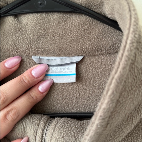 Men’s Columbia Zip-Up sweater - Picture 2 of 3